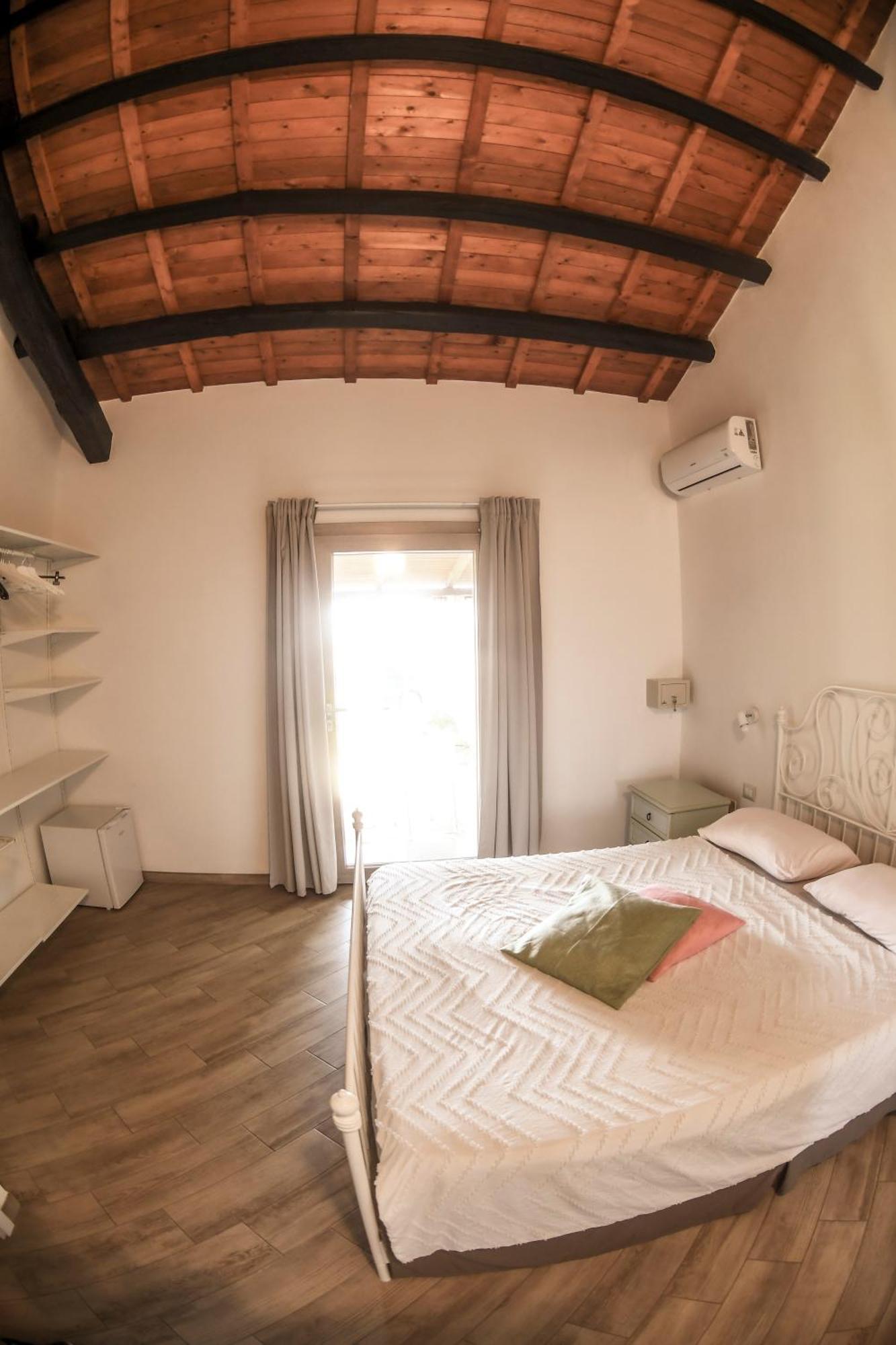 Domu Virginia Bed & Breakfast Castiadas Exterior foto