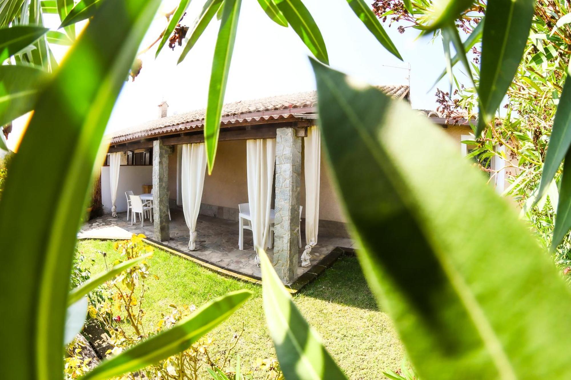 Domu Virginia Bed & Breakfast Castiadas Exterior foto