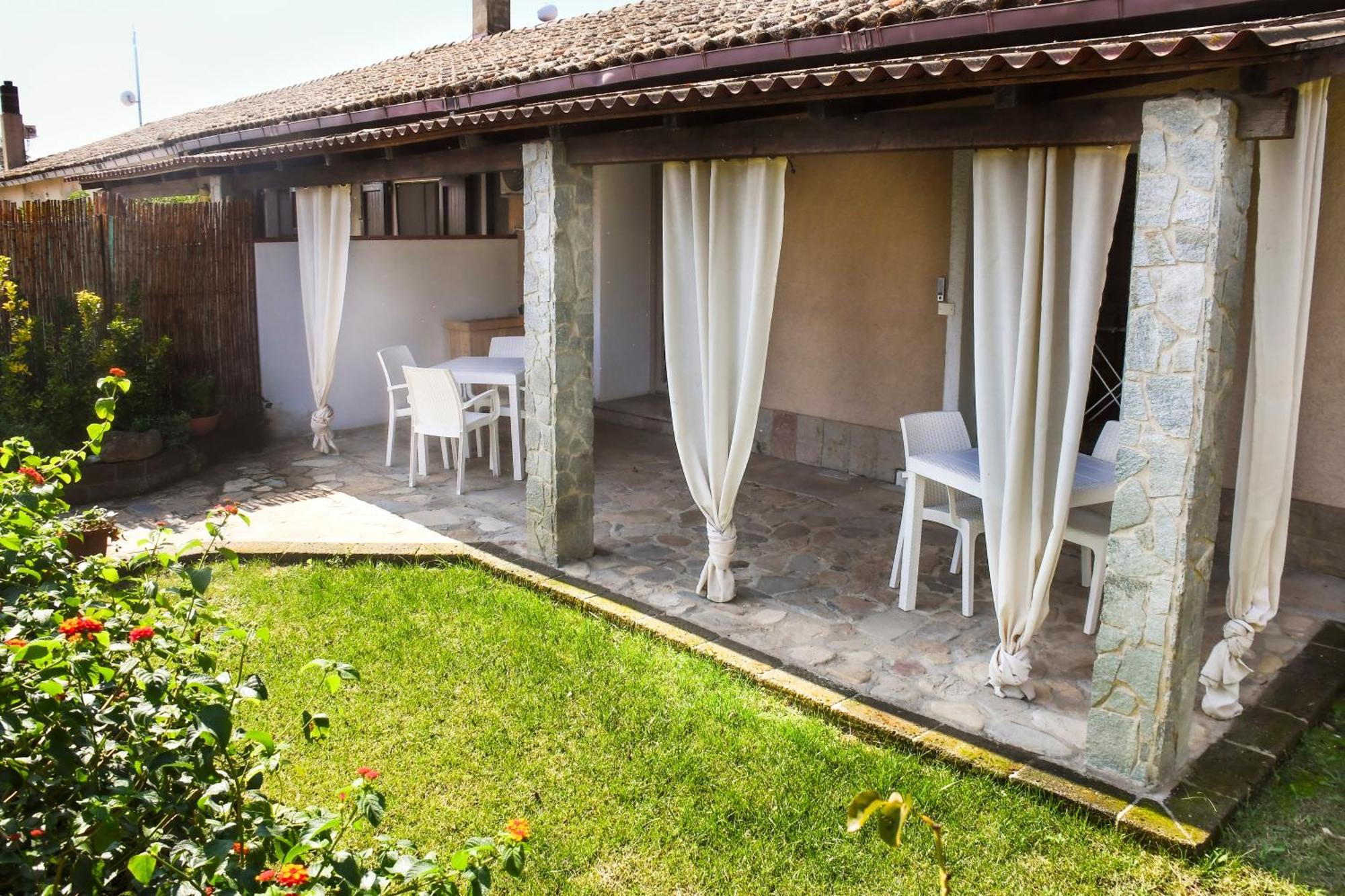 Domu Virginia Bed & Breakfast Castiadas Exterior foto